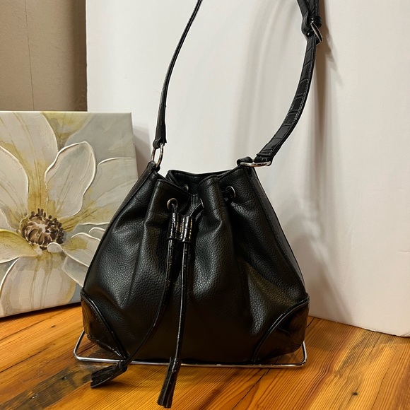 Liz Claiborne Handbags - Liz Claiborne women handbag